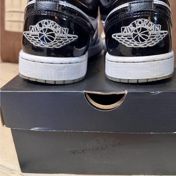 Jordan Black and White Sneakers with Blue Accent - Picture 3 of 6